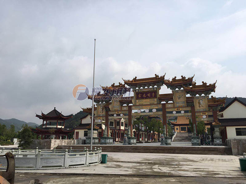 耀龙蜜桃视频在线免费观看为福建漳州诏安县金光明寺安装寺庙旗
